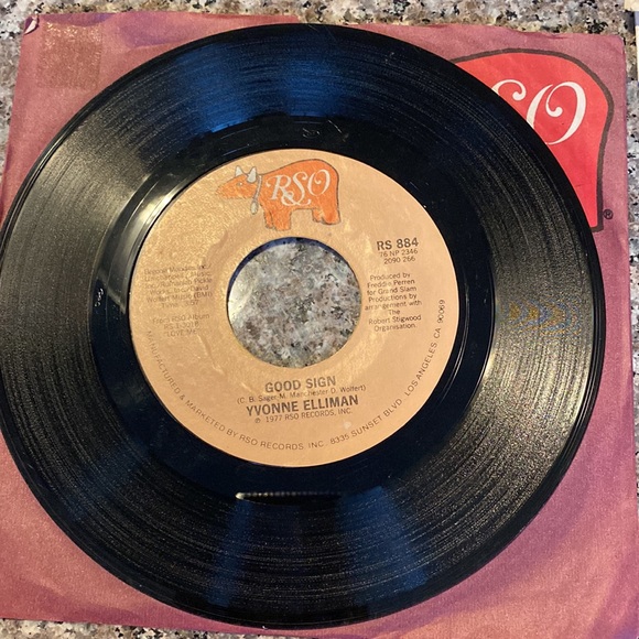 45 RPM vinyl from the 80’s Yvonne Elliman “If I can’t Have You” & “Good Sign” - Picture 3 of 4